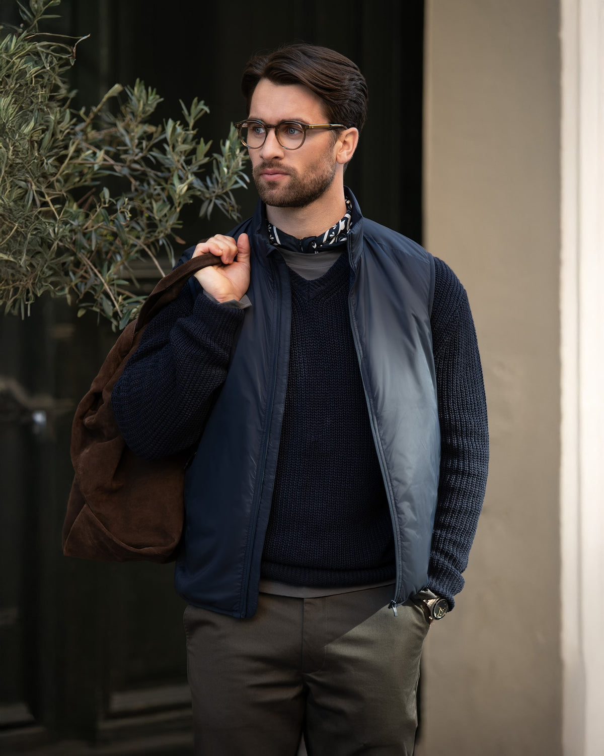 Jasper Men Navy SS25 Modelimage