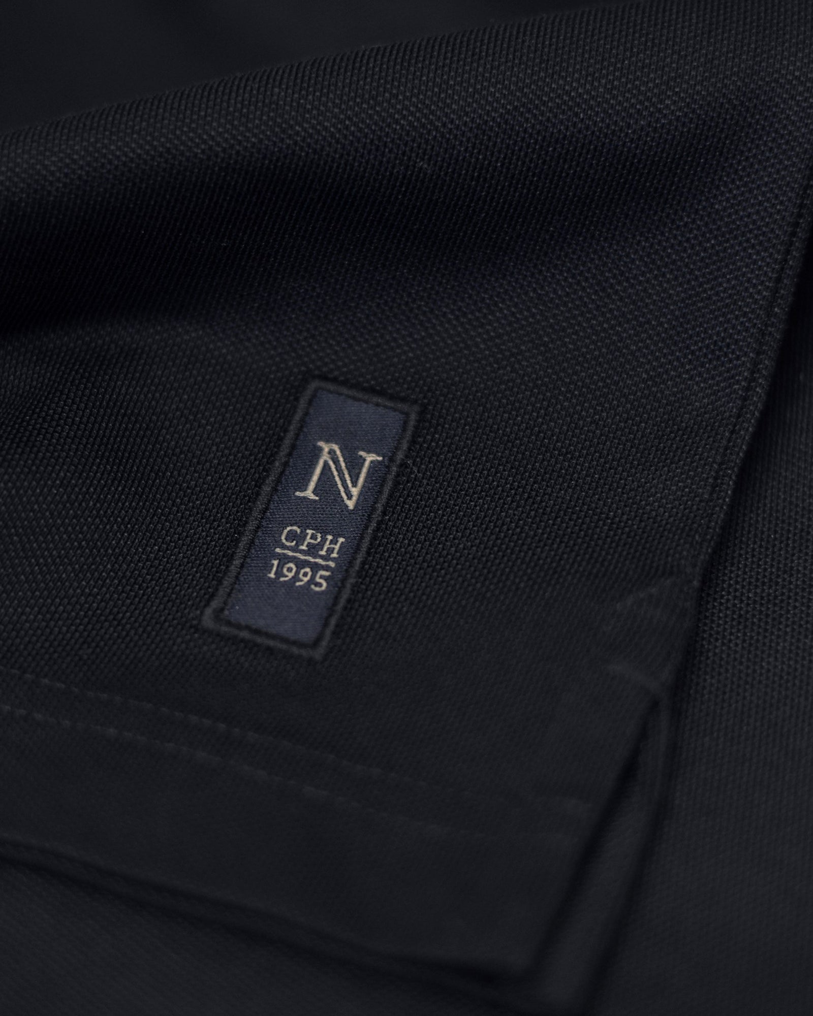 Altavista Men Navy Back