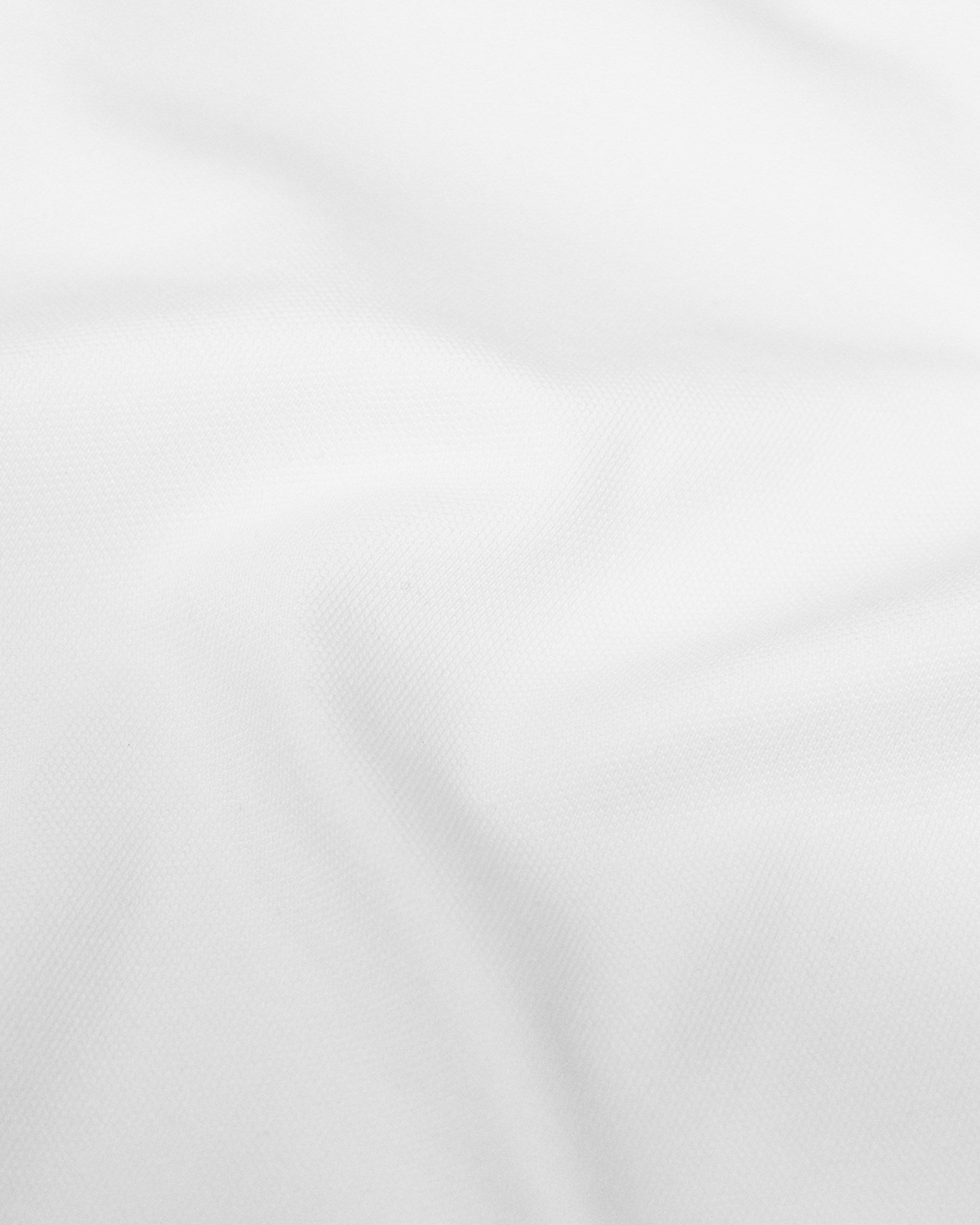 Altavista Men Women White Closeup 3