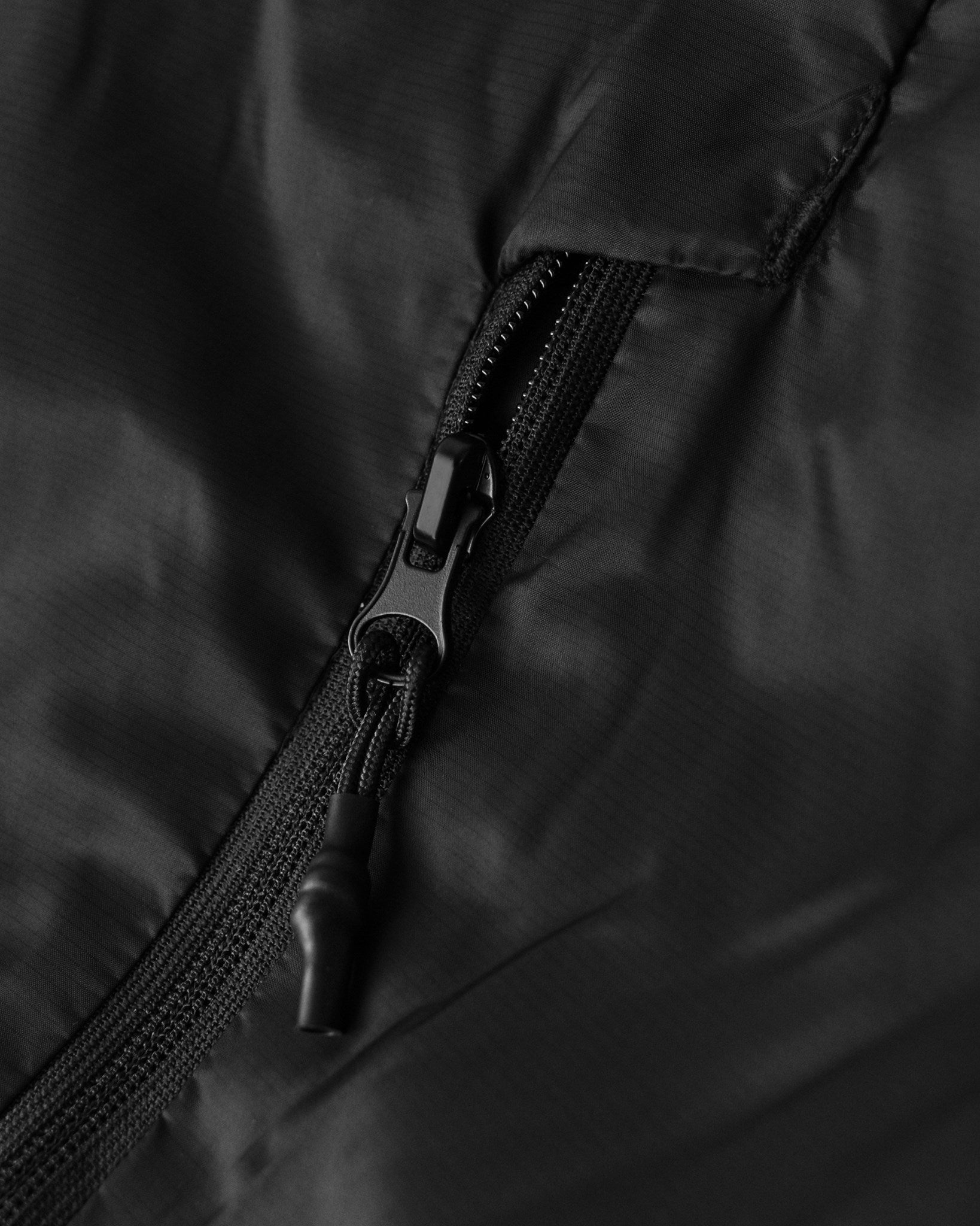 Aspen Women Black Closeup 5