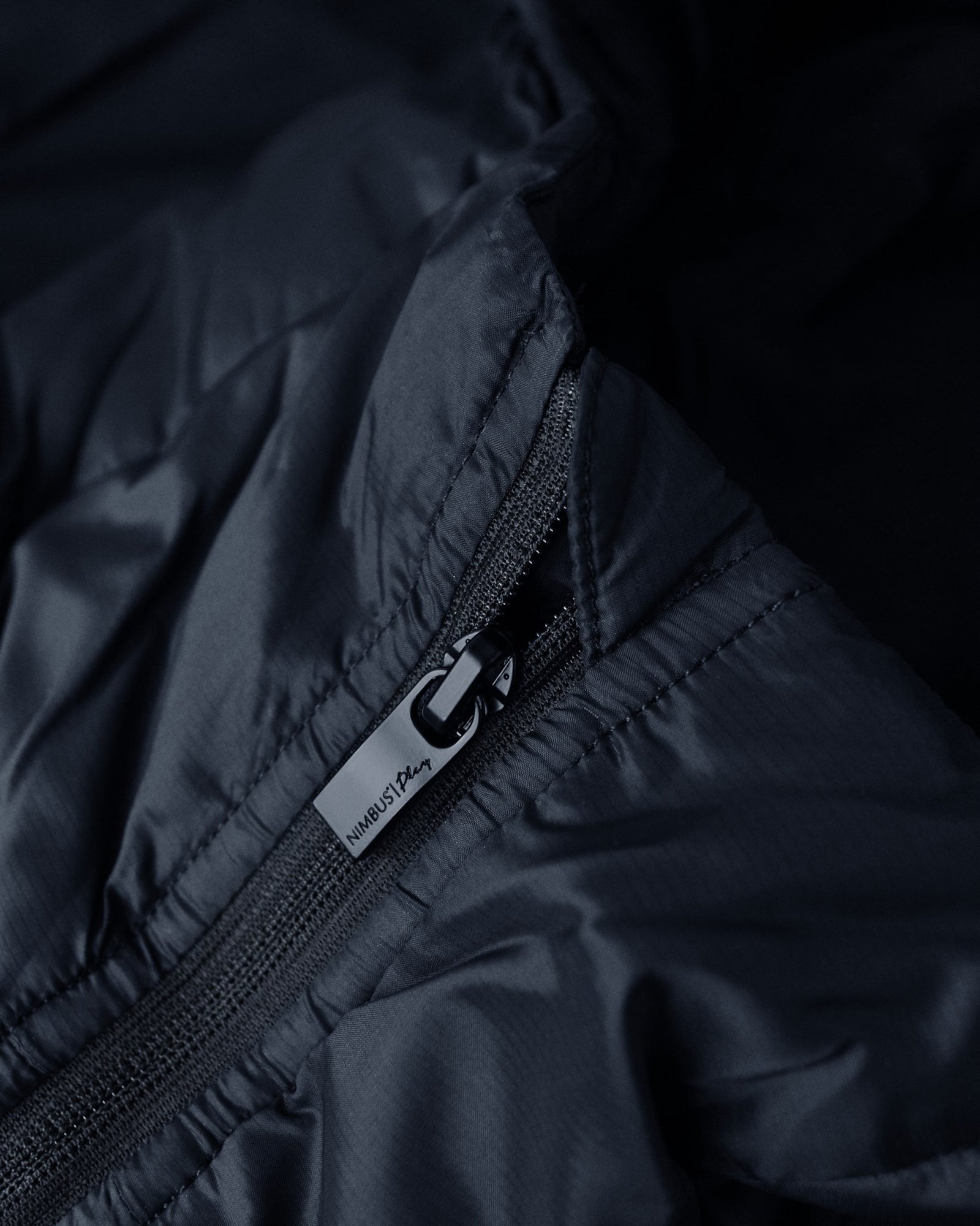 Aspen Women Navy Back