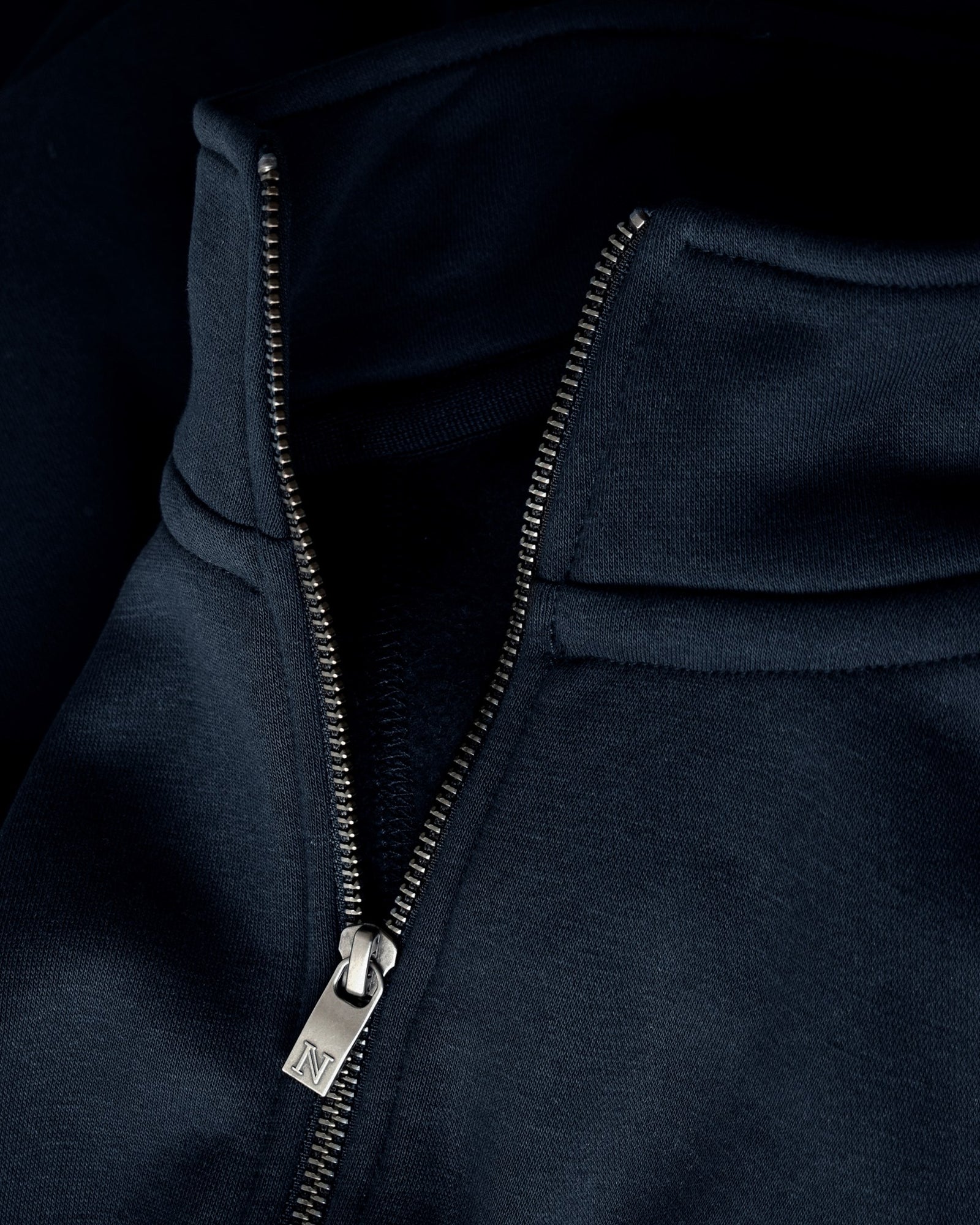 Cambridge Men Navy Back