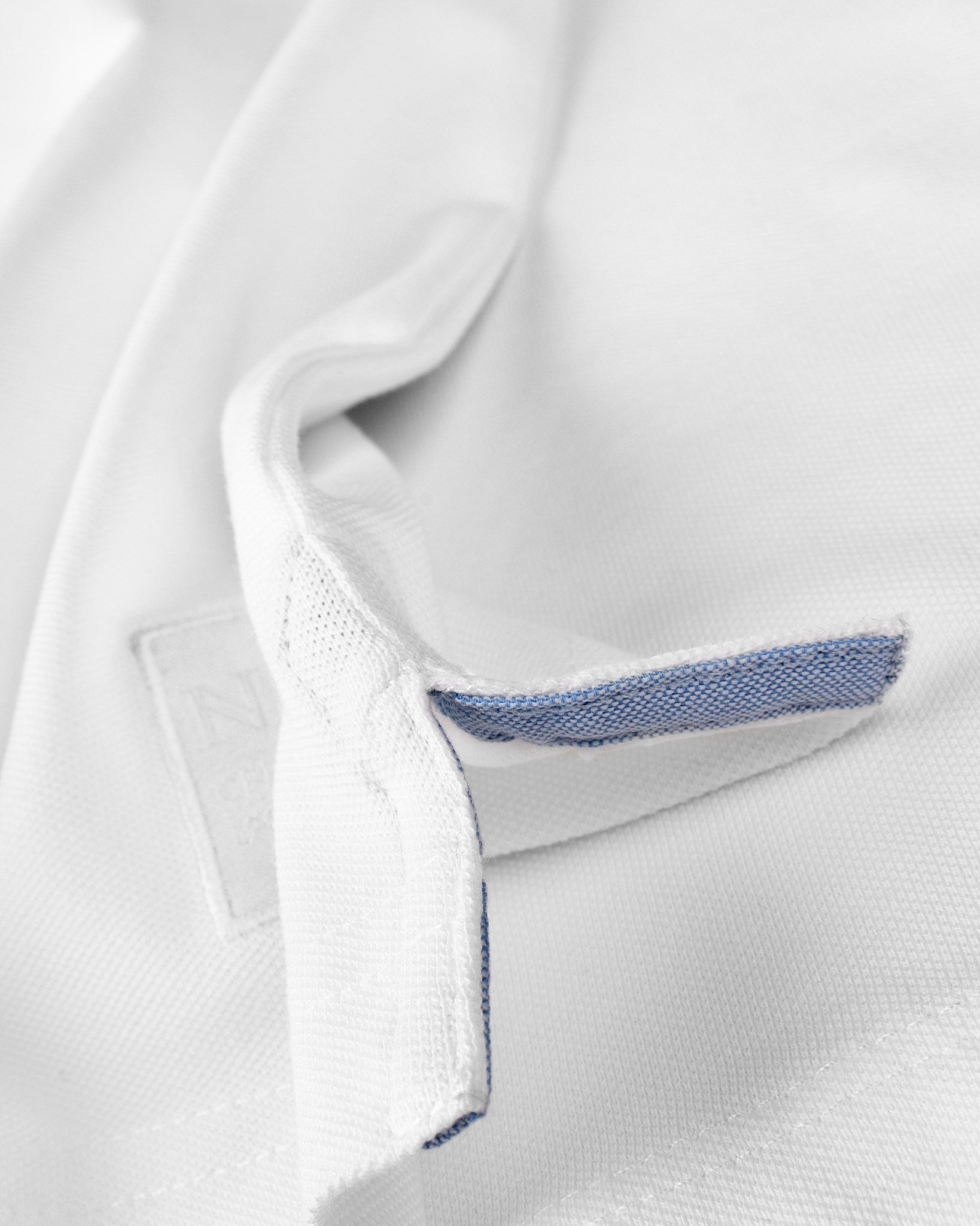 Carlington Men White Closeup 3