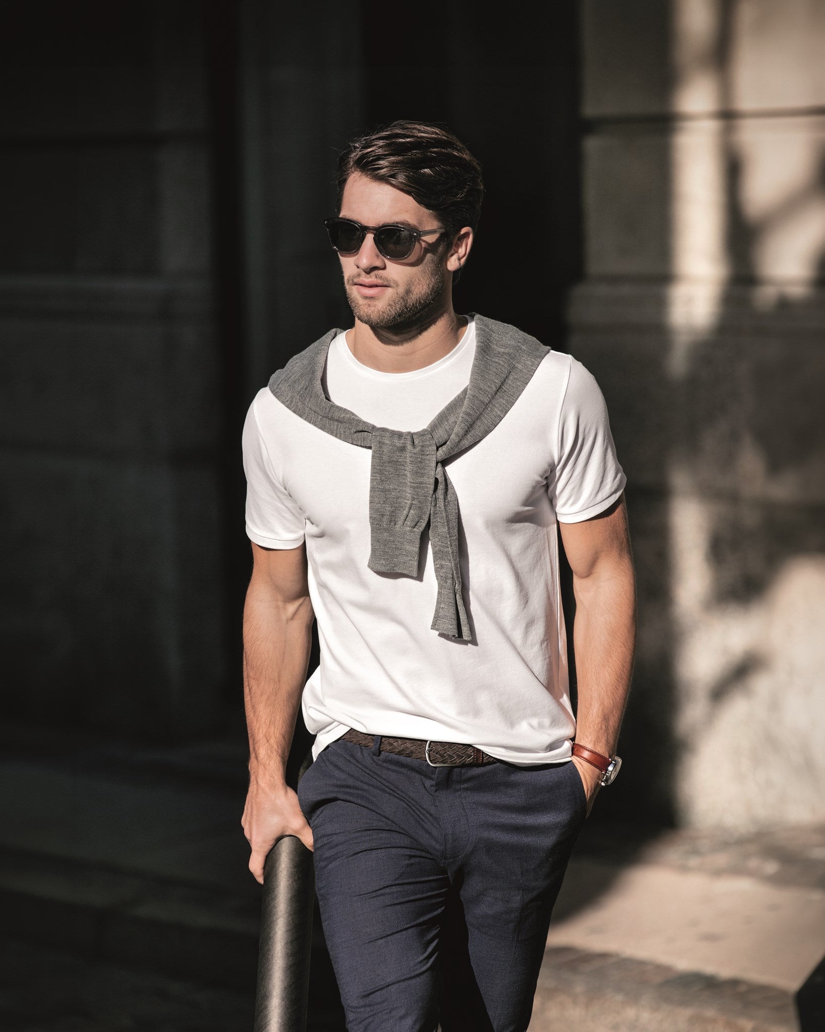 Danbury Men White SS19 Modelimage