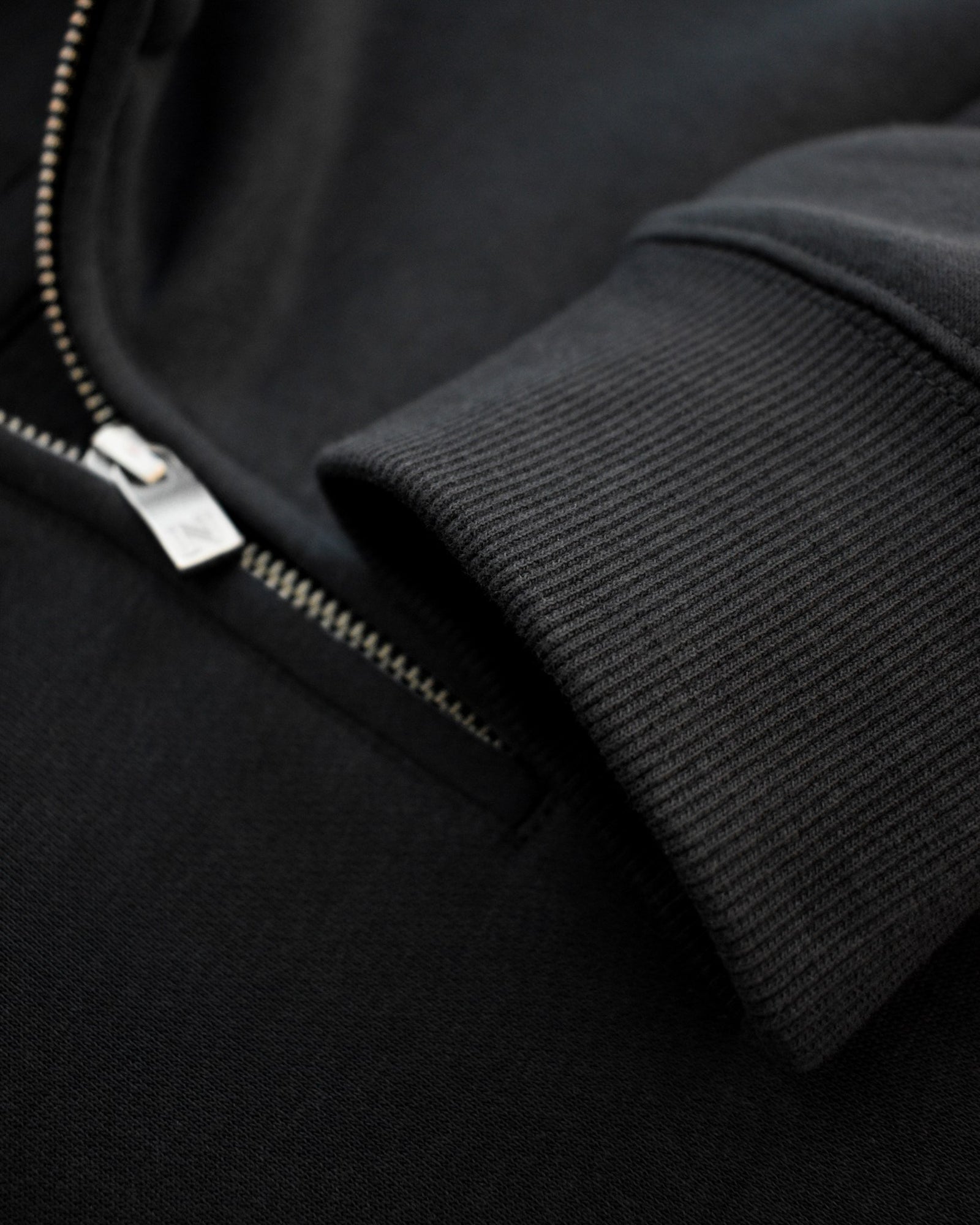 Glendale Unisex Black Back