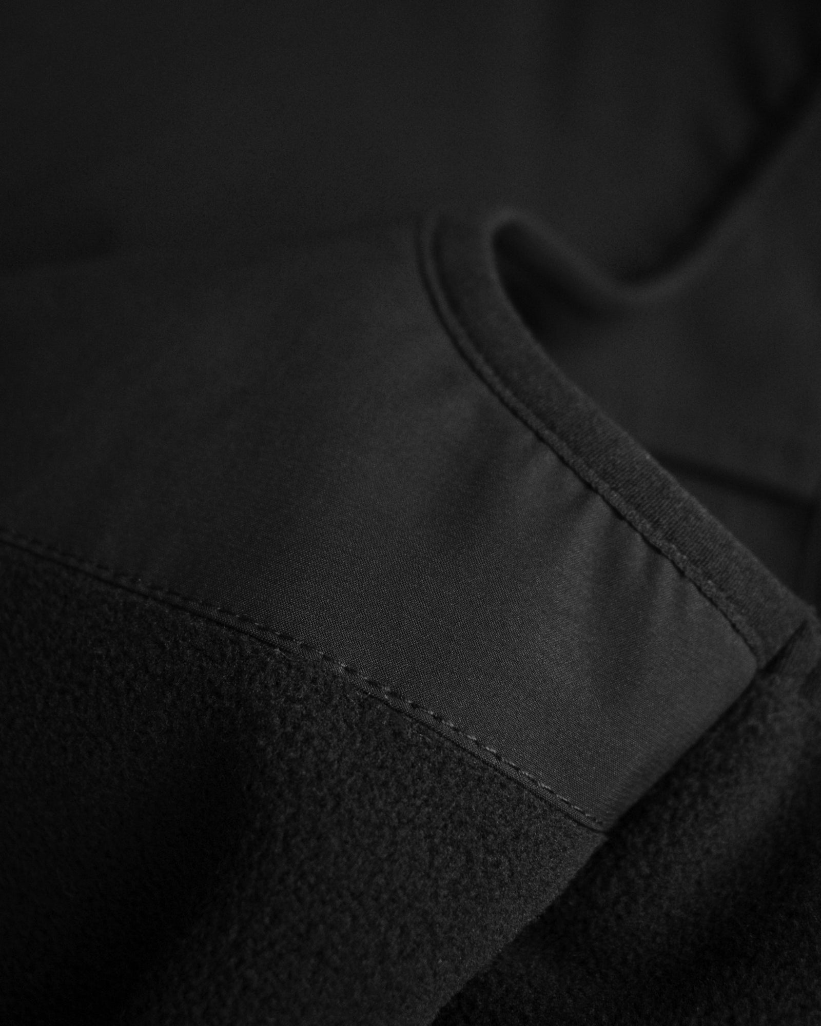 Highland Unisex Black Back