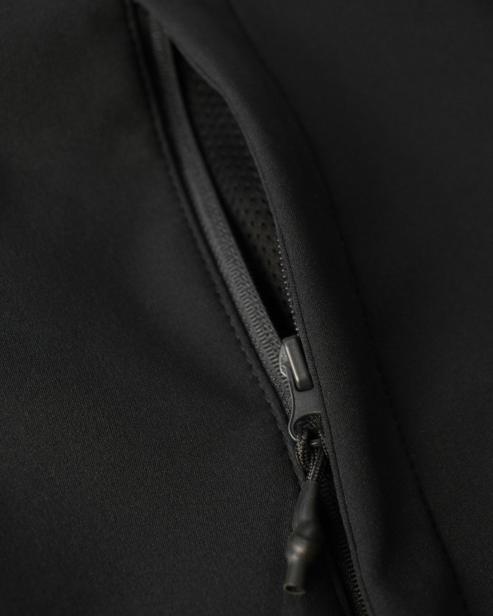 Livingston Men Black Back