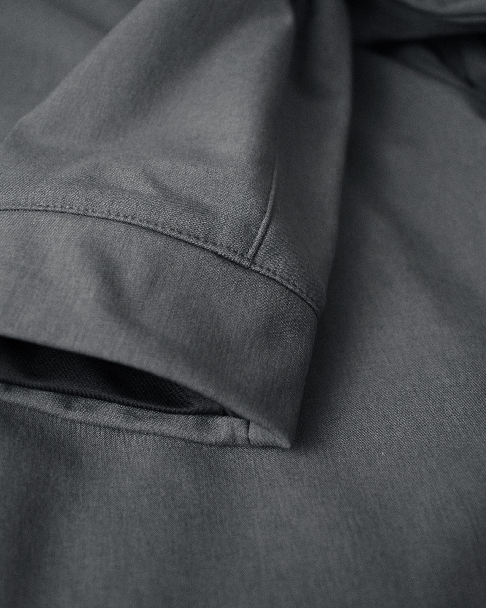 Livingston Men Grey Melange Closeup 5