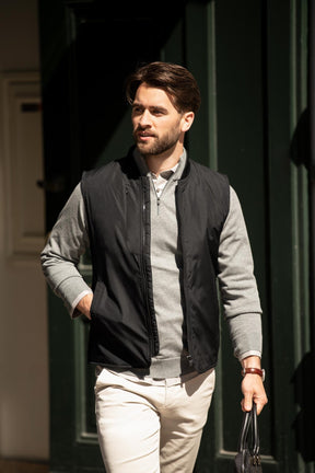 Maine Men Black AW25 Modelimage