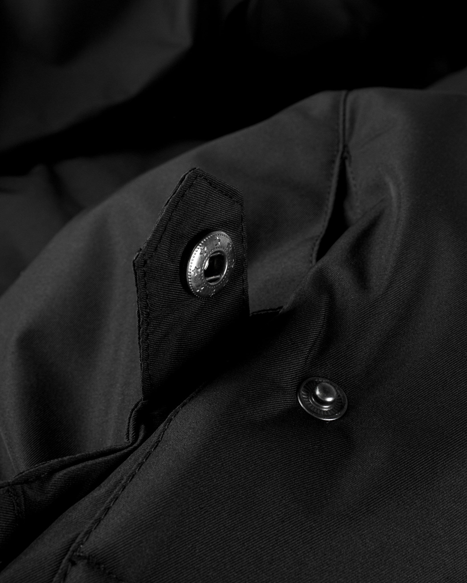 Mapleton Women Black Closeup 4