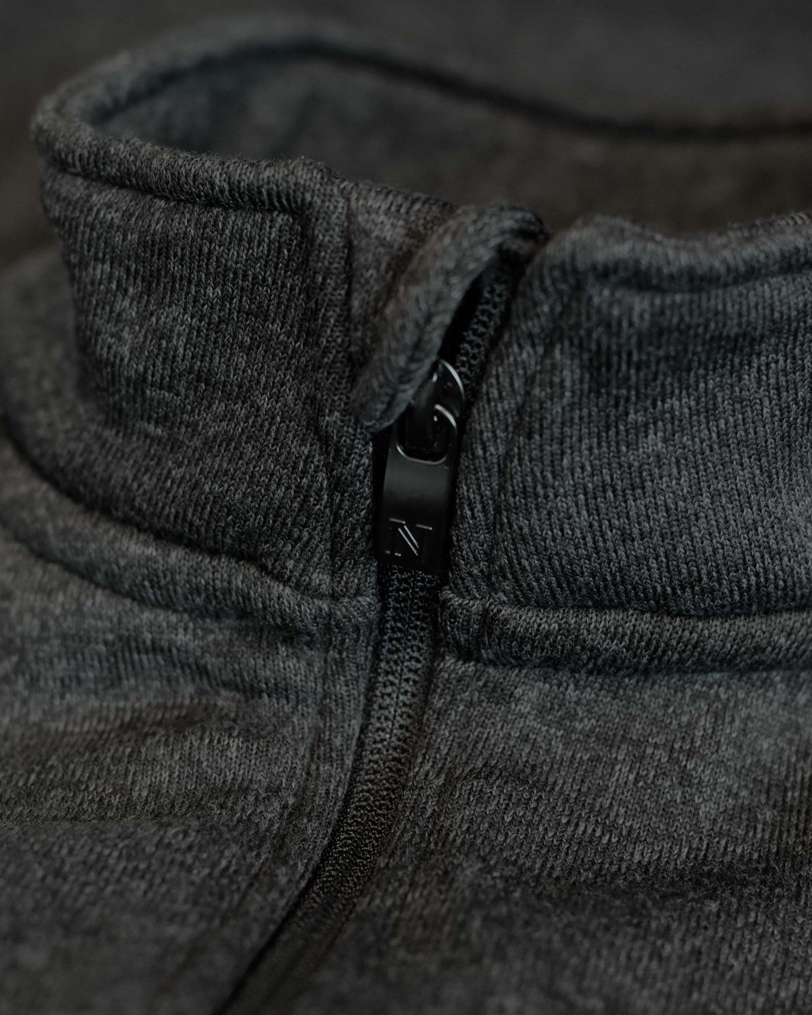 Montana Men Woman Dark Grey Melange Closeup 1
