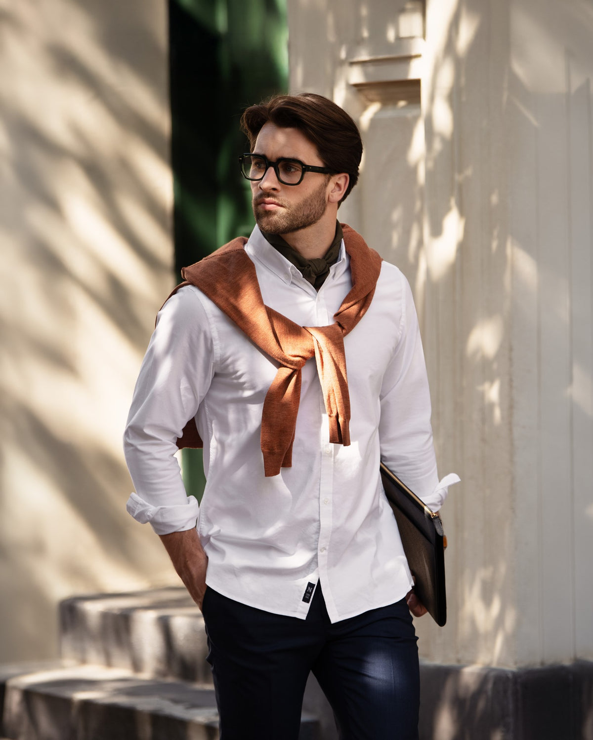 Rochester Men Slim Fit White AW24 Modelimage (1)