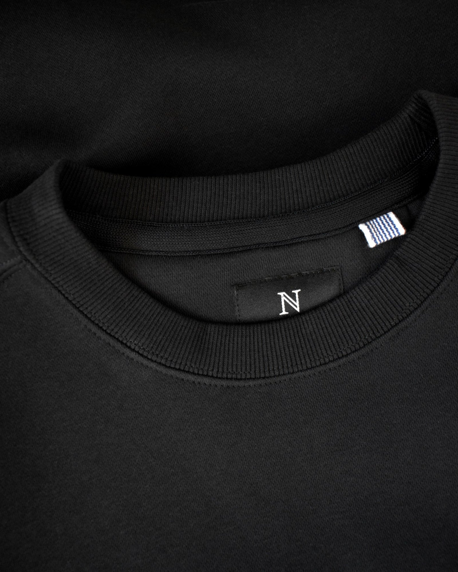 Trenton Unisex Black Back