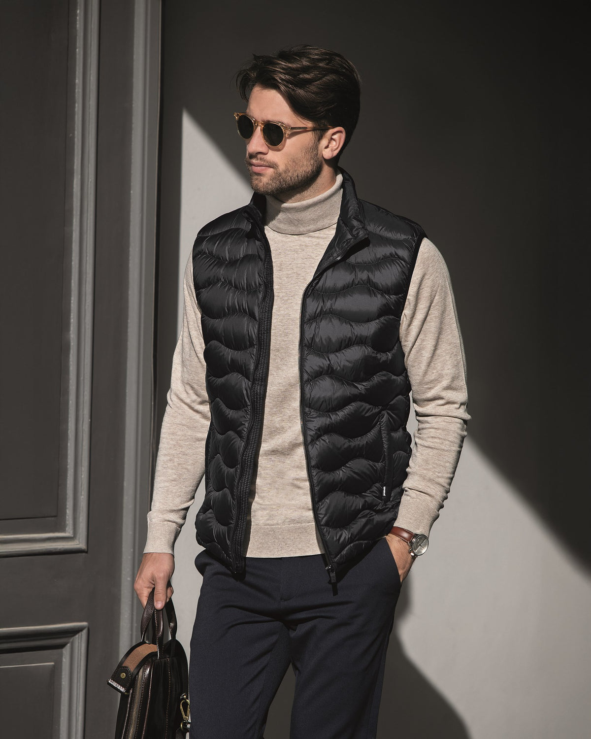 Vermont Men Black SS20 Modelimage