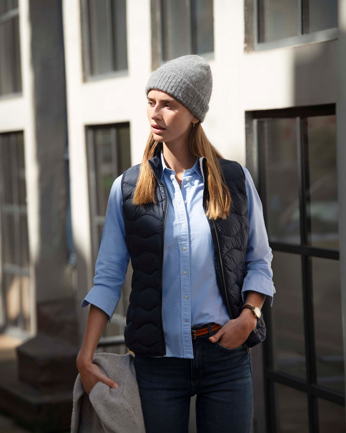 Vermont Women Midnight Blue AW26 Modelimage