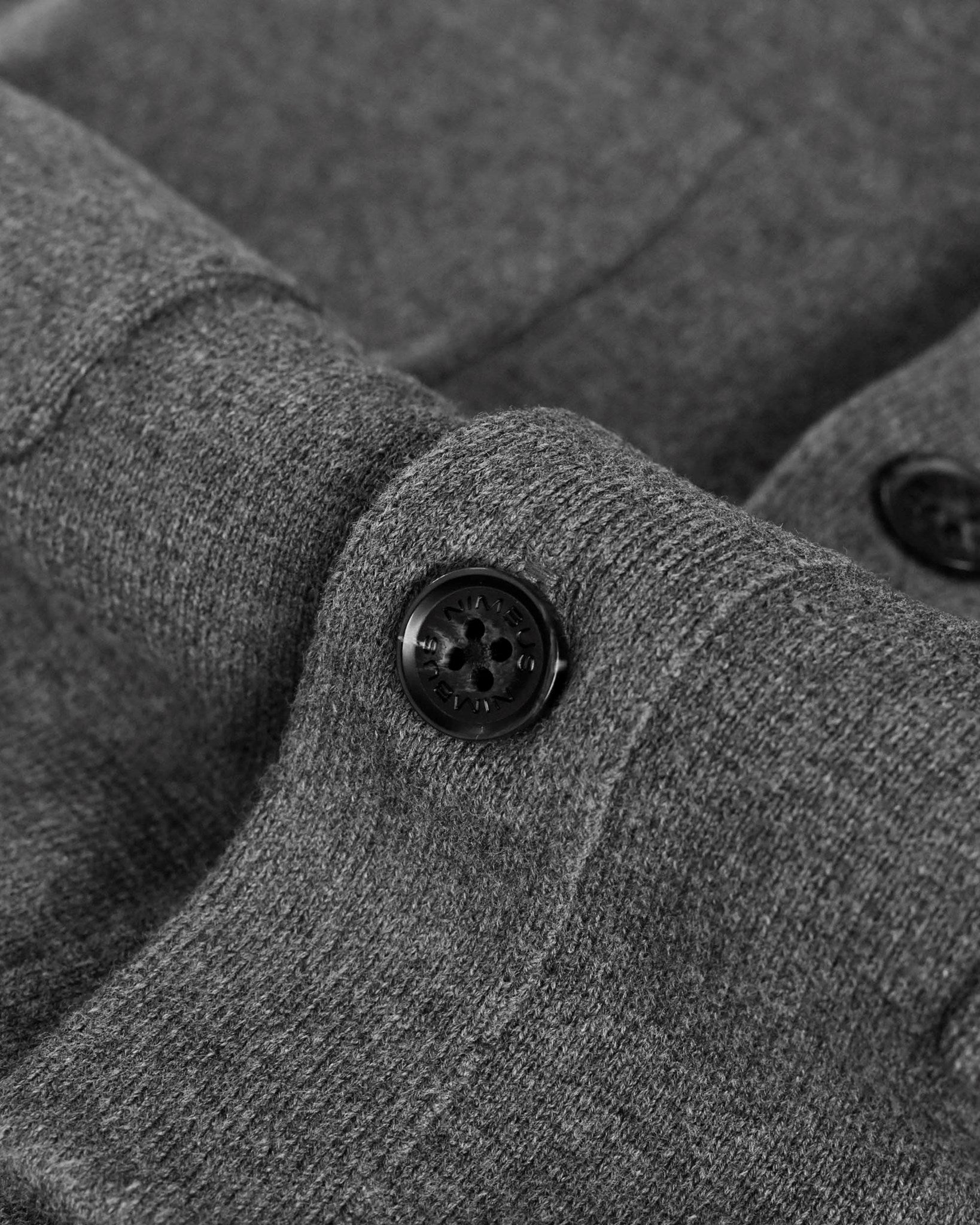 Wilton Men Dark Grey Melange Closeup 3